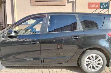 Минивэн Renault Grand Scenic 2012 в 