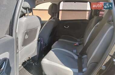 Минивэн Renault Grand Scenic 2012 в 