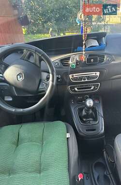 Минивэн Renault Grand Scenic 2010 в 