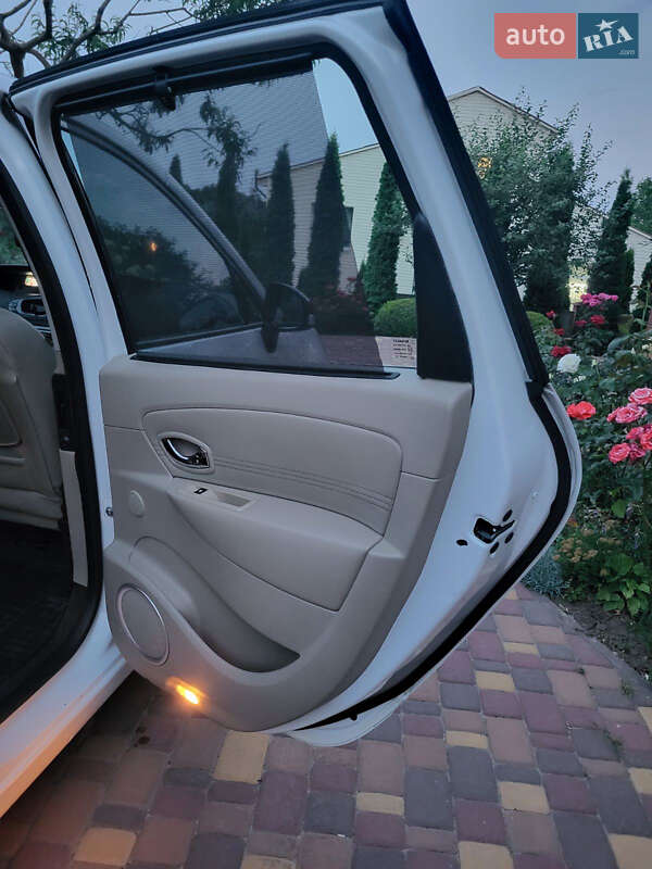 Мінівен Renault Grand Scenic 2011 в Петропавлівській Борщагівці