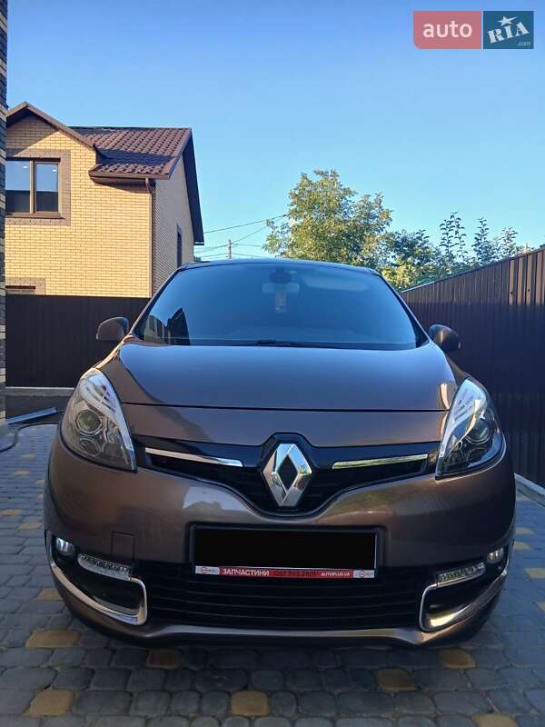 Минивэн Renault Grand Scenic 2014 в 