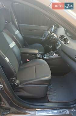 Минивэн Renault Grand Scenic 2014 в 