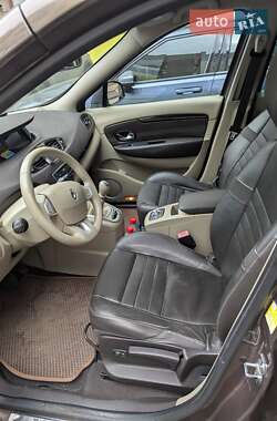 Минивэн Renault Grand Scenic 2011 в 
