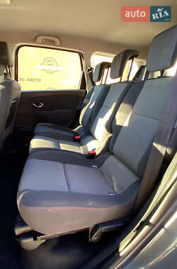 Минивэн Renault Grand Scenic 2013 в 