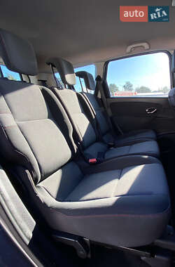 Минивэн Renault Grand Scenic 2013 в 