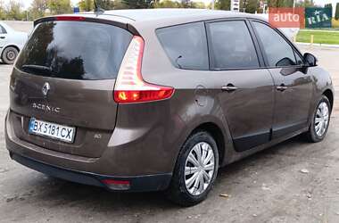 Минивэн Renault Grand Scenic 2010 в 