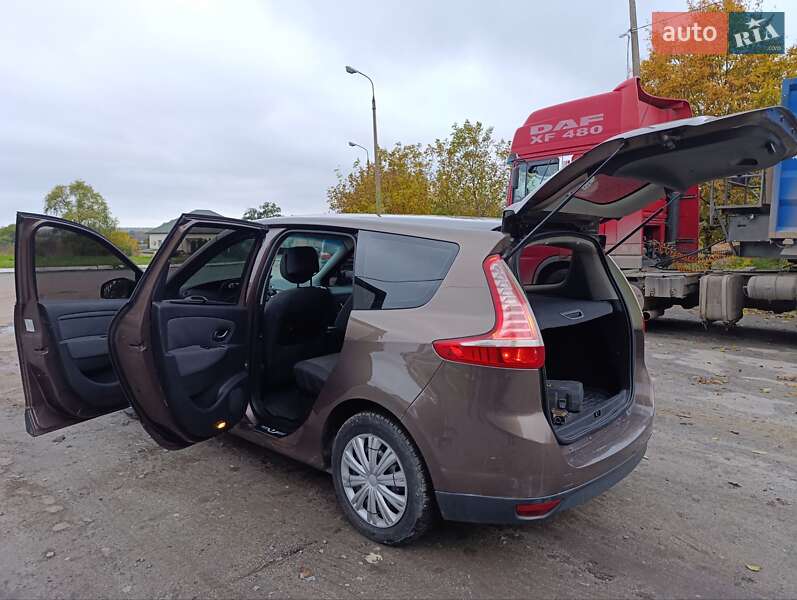 Минивэн Renault Grand Scenic 2010 в Теофиполе