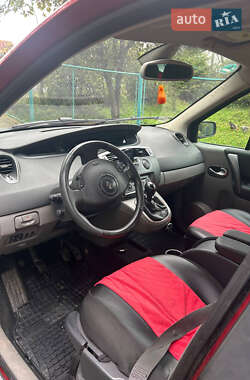 Минивэн Renault Grand Scenic 2004 в  фото 4 Минивэн Renault Grand Scenic 2004 в