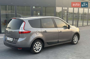 Минивэн Renault Grand Scenic 2012 в 