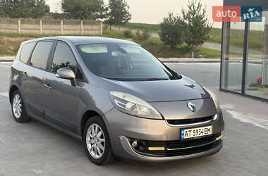 Минивэн Renault Grand Scenic 2012 в 