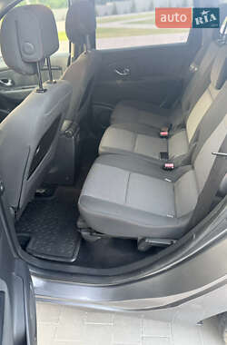 Минивэн Renault Grand Scenic 2012 в 