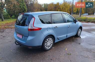 Минивэн Renault Grand Scenic 2011 в 