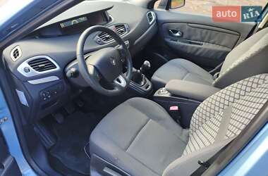 Минивэн Renault Grand Scenic 2011 в 