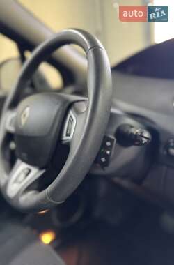 Мінівен Renault Grand Scenic 2011 в 