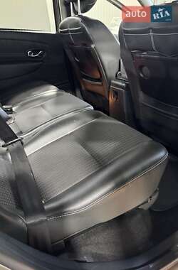 Мінівен Renault Grand Scenic 2011 в 