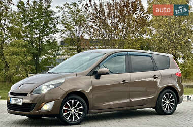 Минивэн Renault Grand Scenic 2011 в 