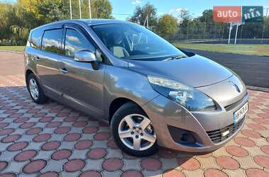Минивэн Renault Grand Scenic 2011 в 