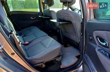Минивэн Renault Grand Scenic 2011 в 
