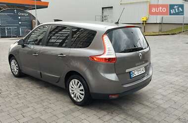 Минивэн Renault Grand Scenic 2013 в 