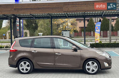 Минивэн Renault Grand Scenic 2010 в 