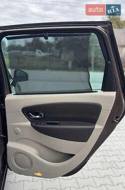 Минивэн Renault Grand Scenic 2010 в 