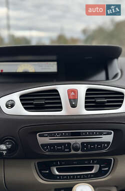 Минивэн Renault Grand Scenic 2010 в 