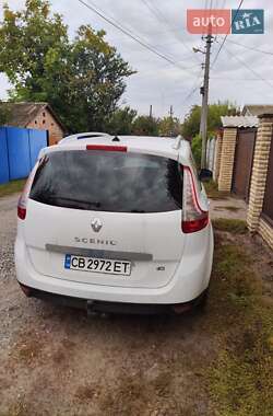 Минивэн Renault Grand Scenic 2015 в 