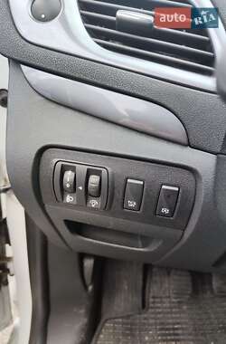 Минивэн Renault Grand Scenic 2015 в 