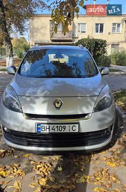 Минивэн Renault Grand Scenic 2012 в 