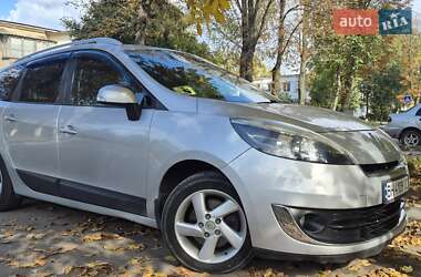 Минивэн Renault Grand Scenic 2012 в 