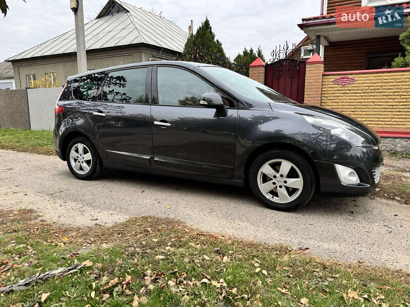 Минивэн Renault Grand Scenic 2011 в Котельве