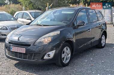 Минивэн Renault Grand Scenic 2011 в 