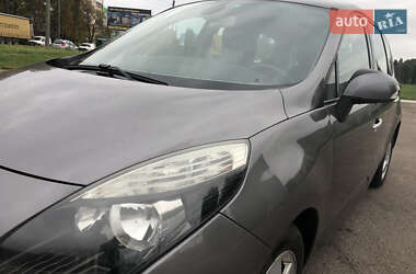Мінівен Renault Grand Scenic 2012 в 