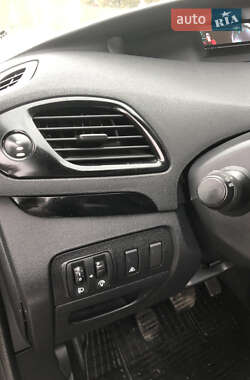 Мінівен Renault Grand Scenic 2012 в 