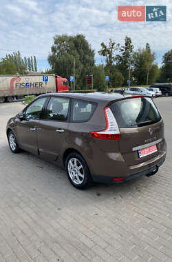 Минивэн Renault Grand Scenic 2010 в 