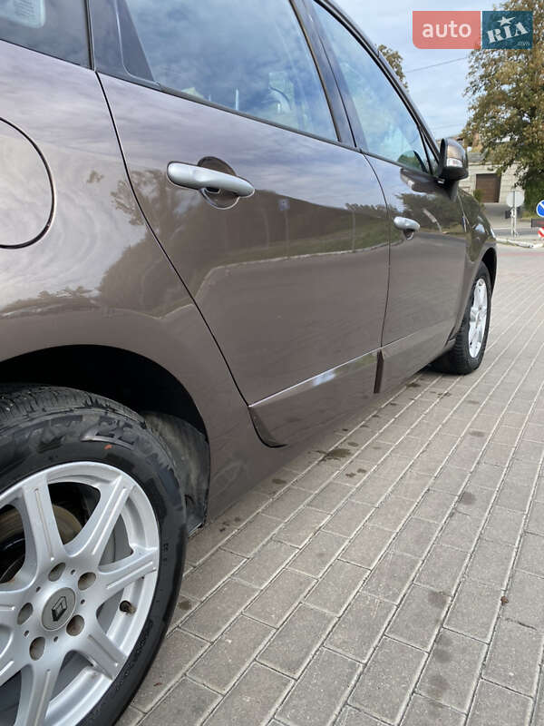 Минивэн Renault Grand Scenic 2010 в Ровно