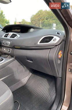 Минивэн Renault Grand Scenic 2010 в 