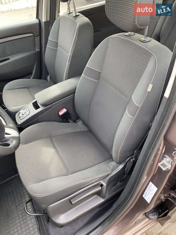 Минивэн Renault Grand Scenic 2010 в Ровно