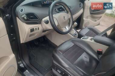 Минивэн Renault Grand Scenic 2012 в 
