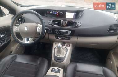 Минивэн Renault Grand Scenic 2012 в 