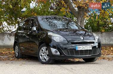 Минивэн Renault Grand Scenic 2011 в 