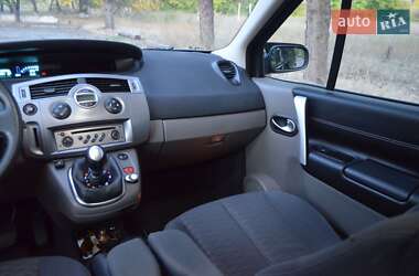 Мінівен Renault Grand Scenic 2007 в  фото 15 Мінівен Renault Grand Scenic 2007 в