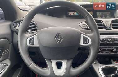 Минивэн Renault Grand Scenic 2011 в 