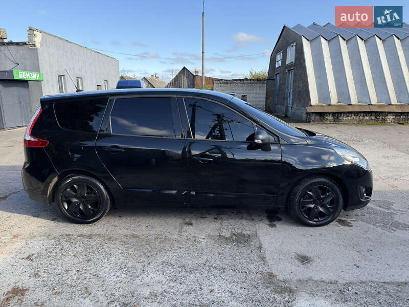 Минивэн Renault Grand Scenic 2011 в Дубровице