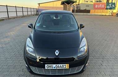 Минивэн Renault Grand Scenic 2011 в 