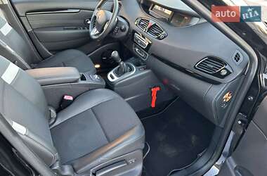 Минивэн Renault Grand Scenic 2011 в 