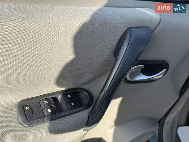 Минивэн Renault Grand Scenic 2005 в Стрые