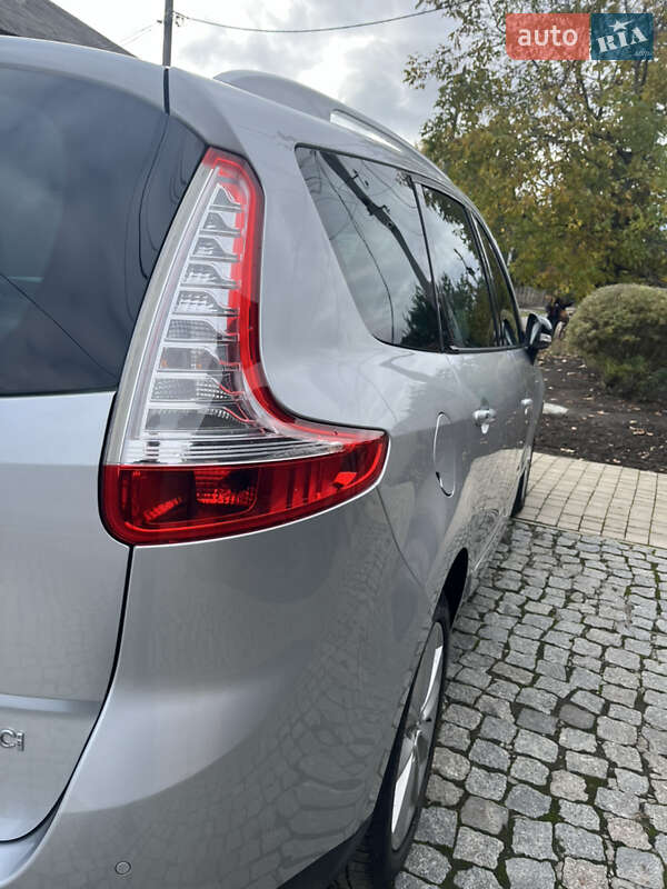 Минивэн Renault Grand Scenic 2015 в Вольногорске