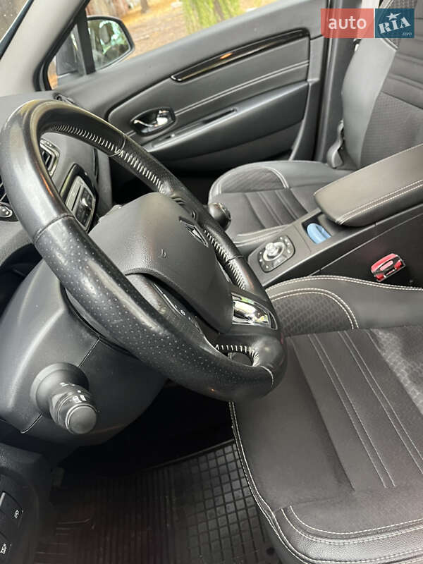 Минивэн Renault Grand Scenic 2015 в Вольногорске