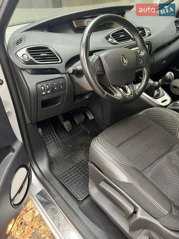 Минивэн Renault Grand Scenic 2015 в Вольногорске